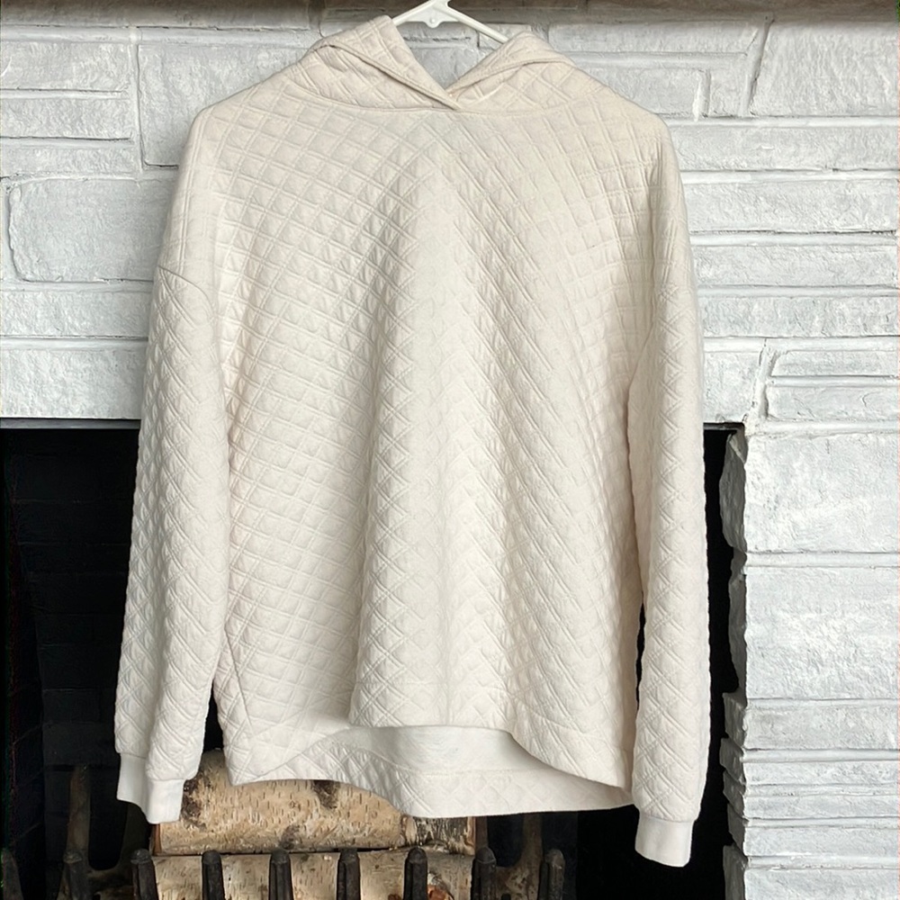 Women’s creme quilted sweatshirt